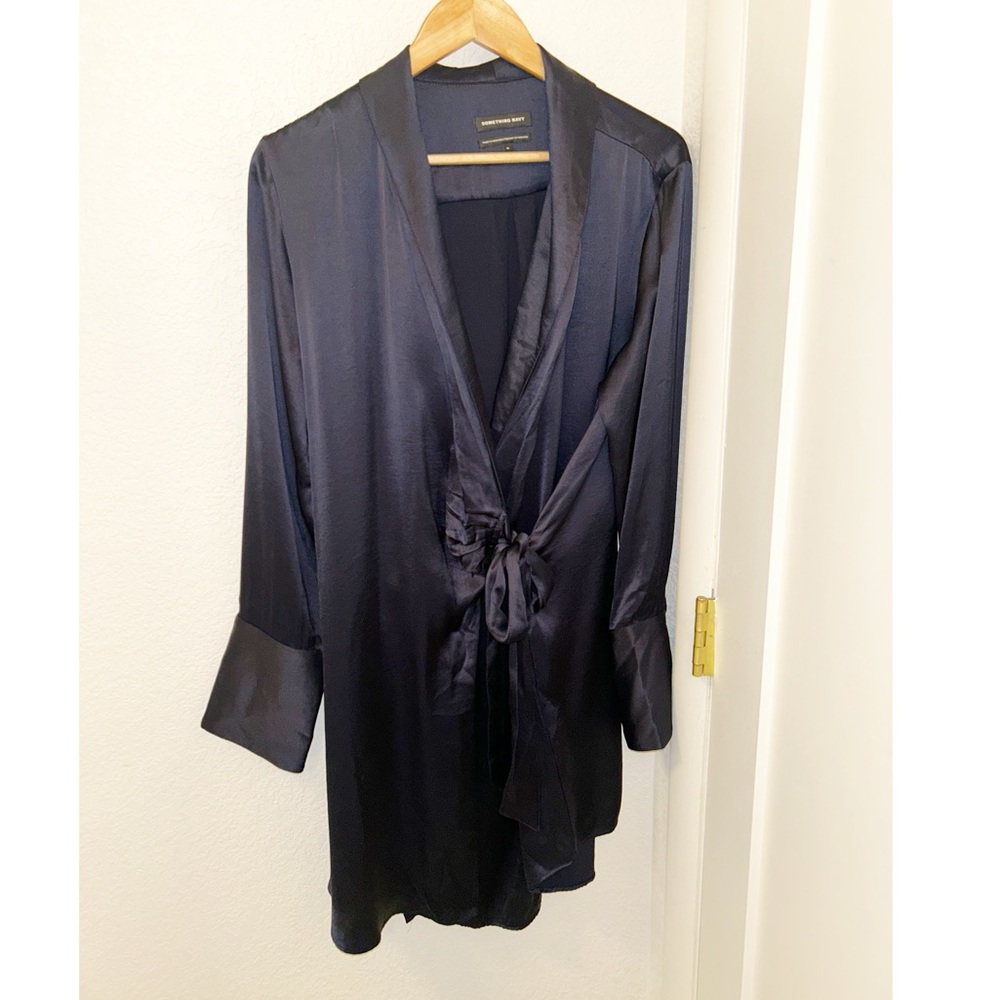 SOMETHING NAVY Satin Wrap Robe Style Dress Drapey Cuffed Sleeves in Navy SZ: M